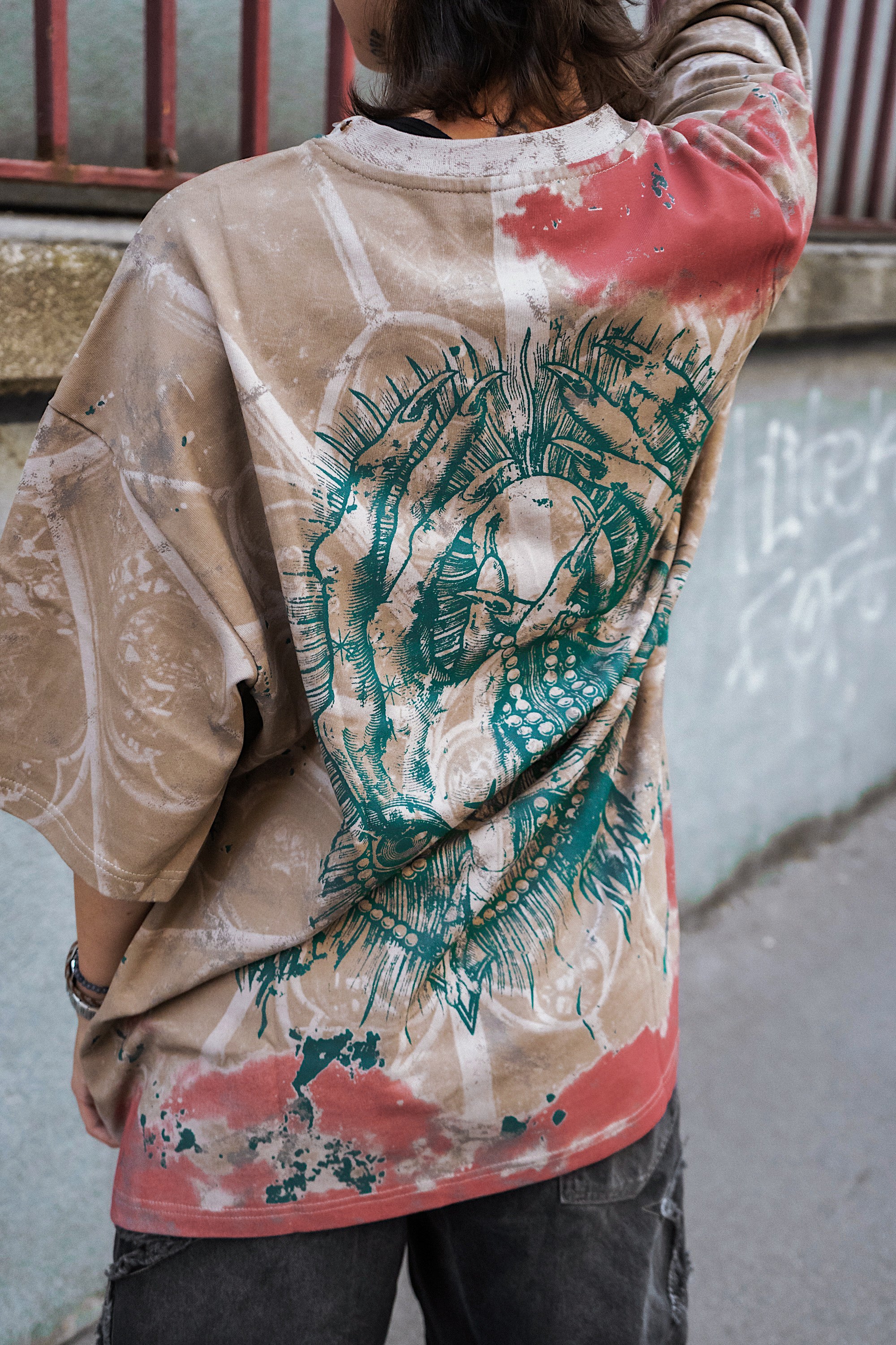 Chains Of God (dirty wash) - Oversized T-Shirt (200GSM)