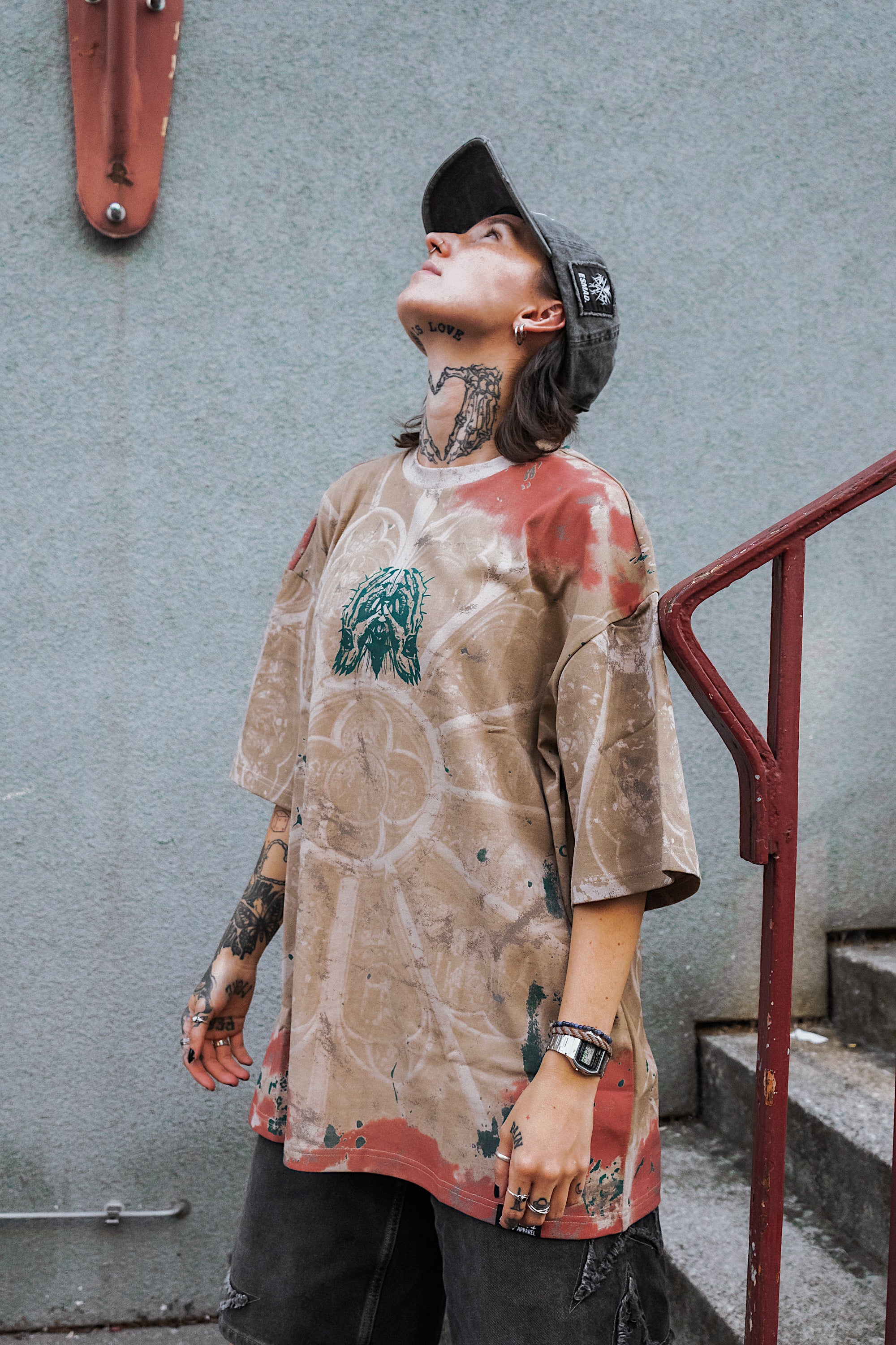 Chains Of God (dirty wash) - Oversized T-Shirt (200GSM)