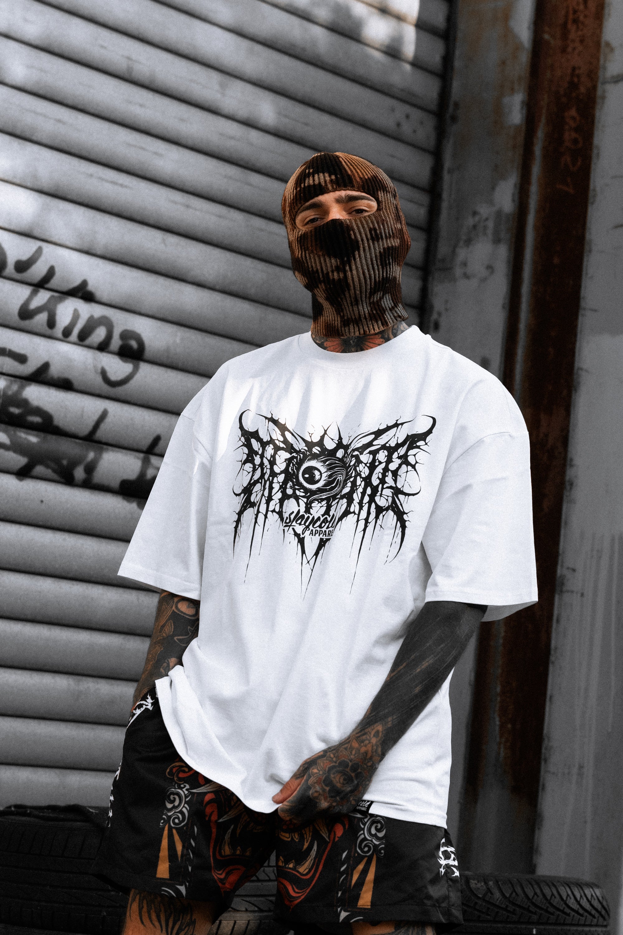 Crown of Madness (white) - Oversized T-Shirt (200GSM)