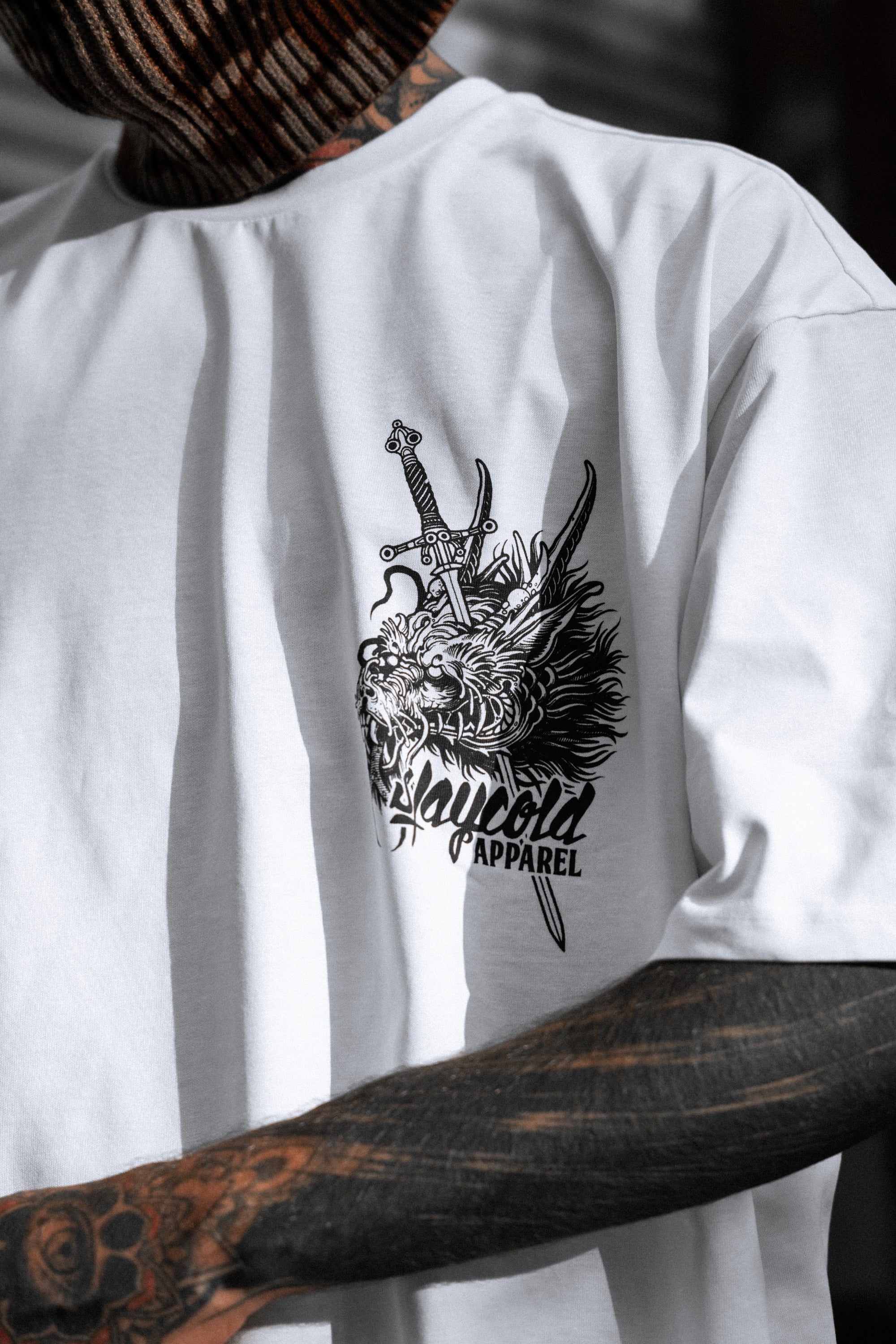 Crown of Scales (white) - Oversized T-Shirt (200GSM)