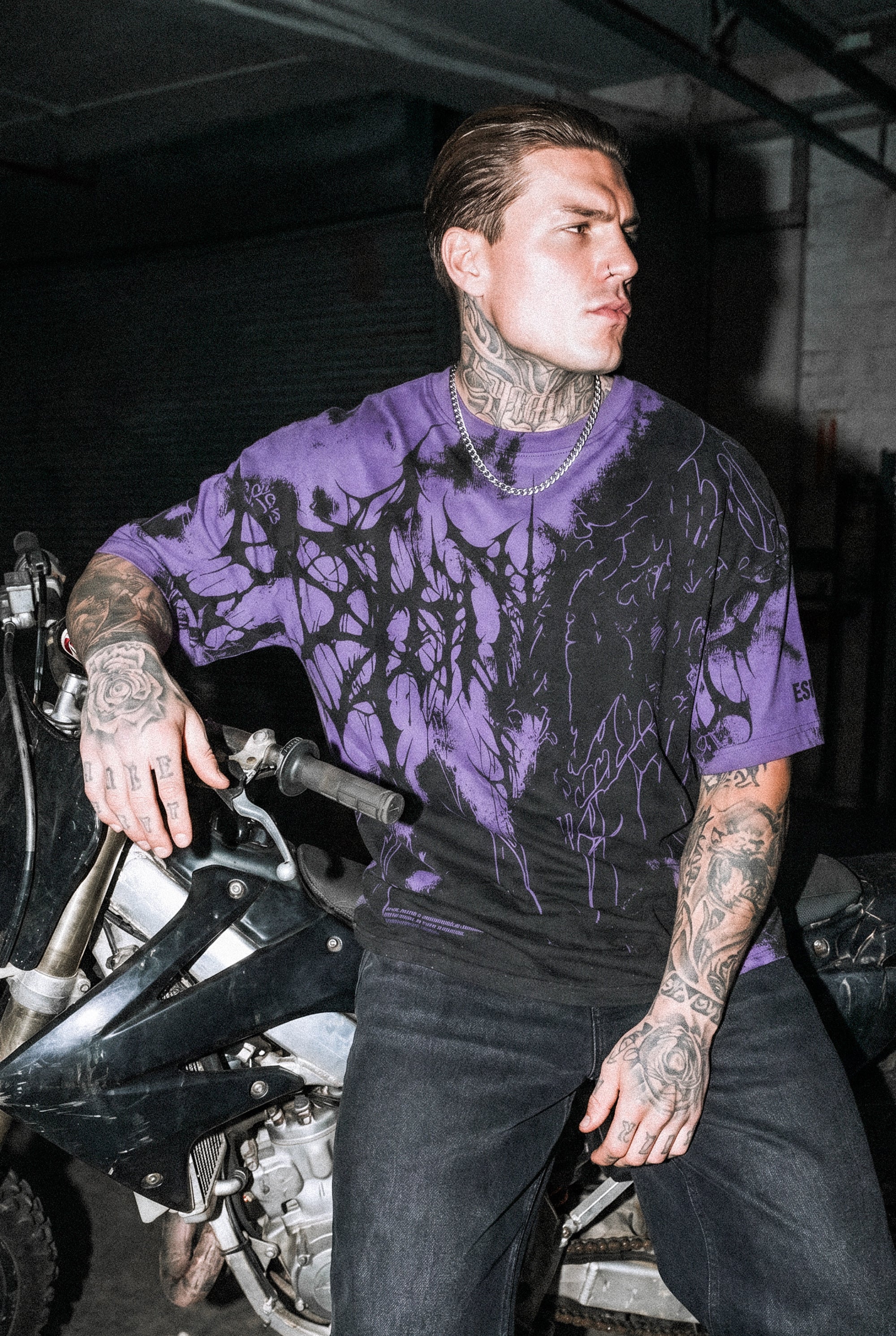 Daggerwave (purple) - Oversized T-Shirt (200GSM)