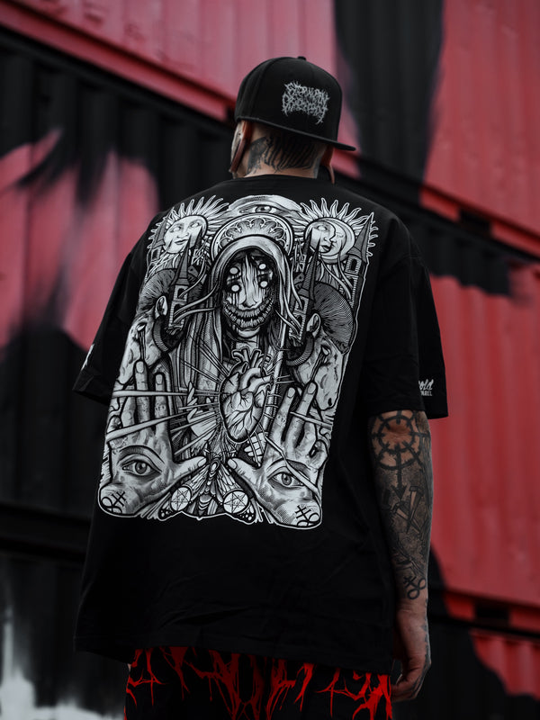 Sinner‘s Paradise - T-Shirt black Lifestyle Image