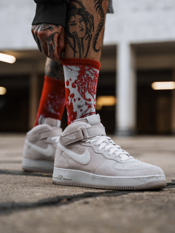 Threadfall (Red) - Comfort Socks Lifestyle Image
