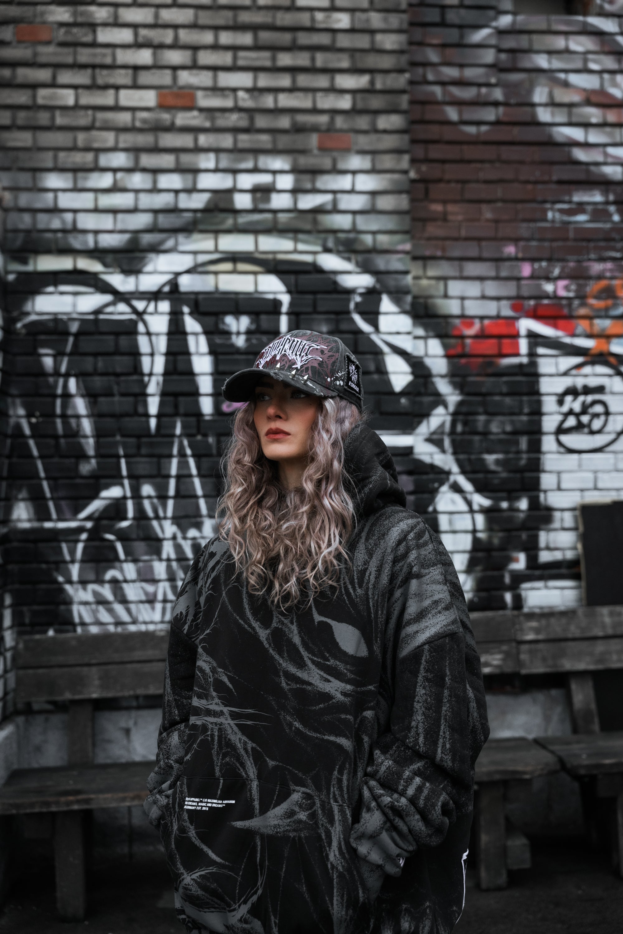 Thronebreaker (black) - Distressed Baseball Cap