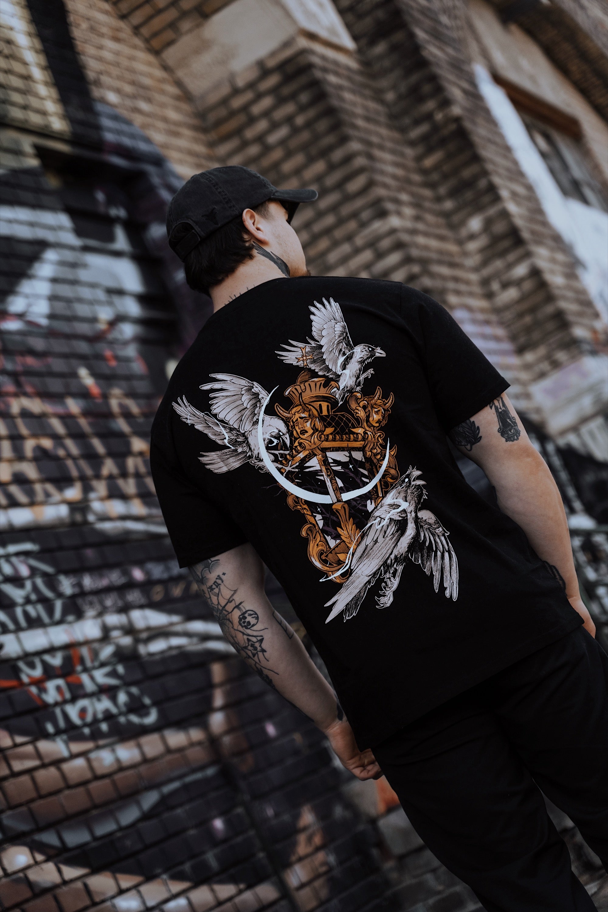 Torch Of Bloom - T-Shirt (black)