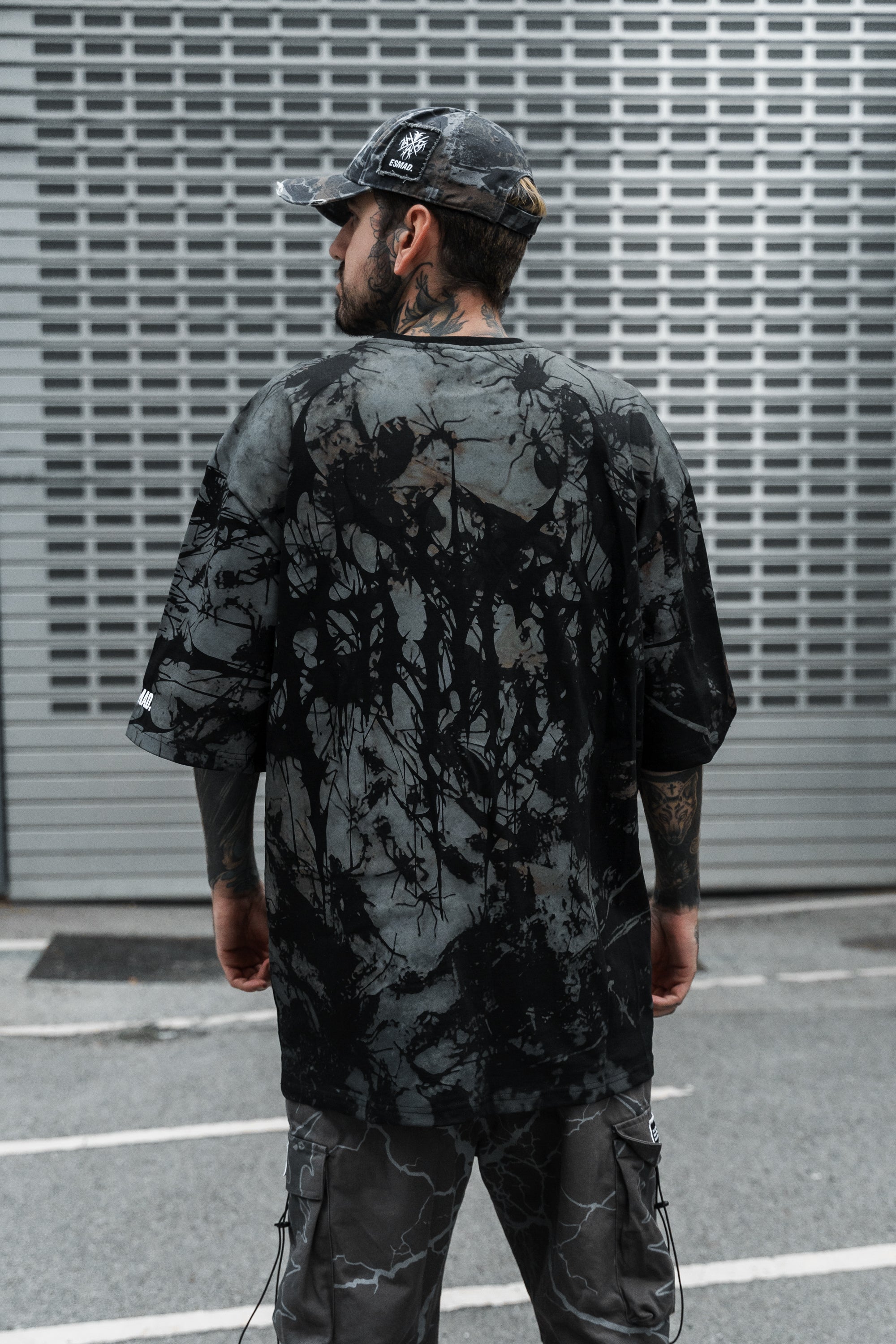 Ultravoid (black) - Oversized T-Shirt (200GSM)