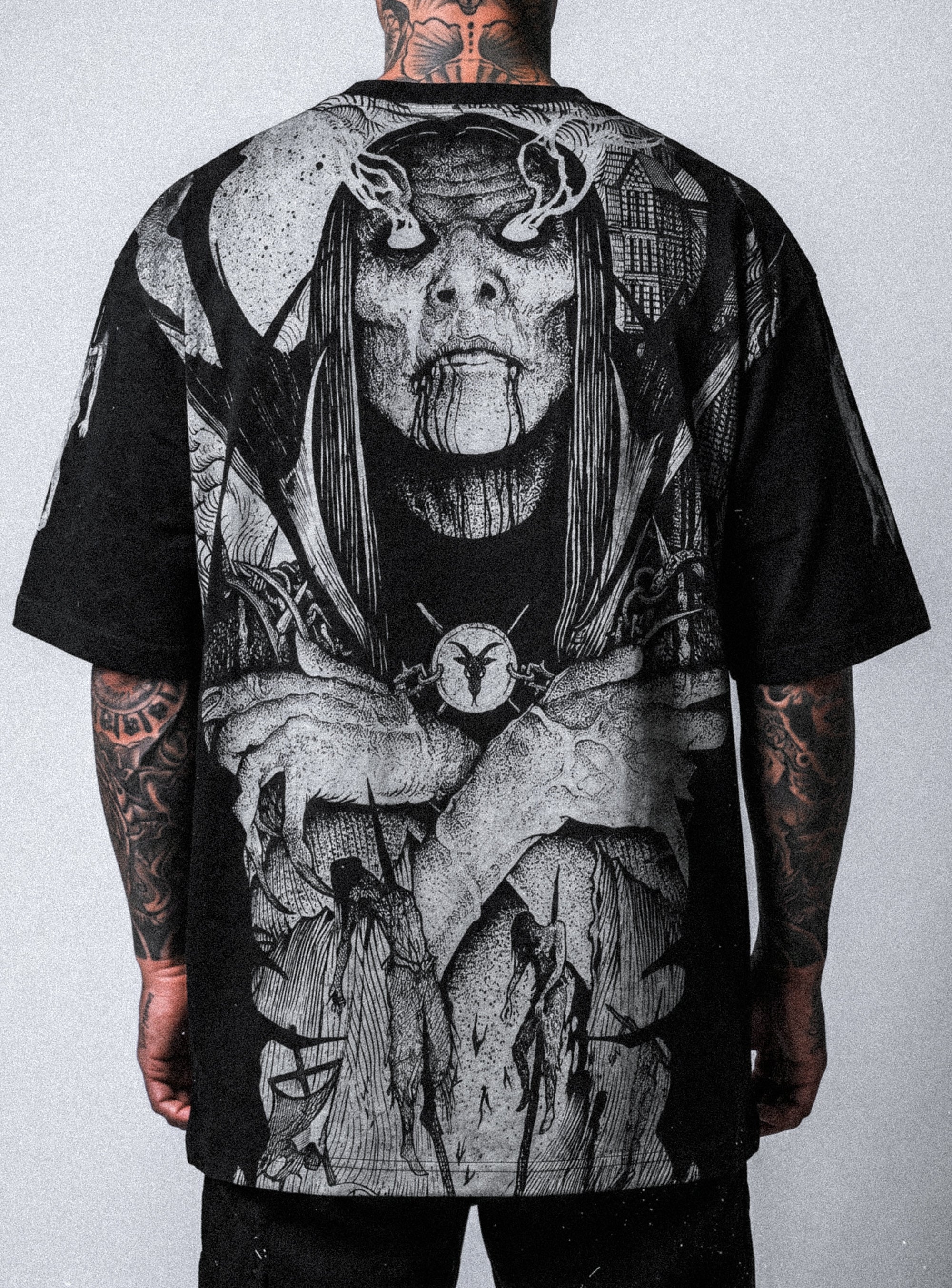 Vlad The Impaler (black) - Oversized T-Shirt (200GSM)