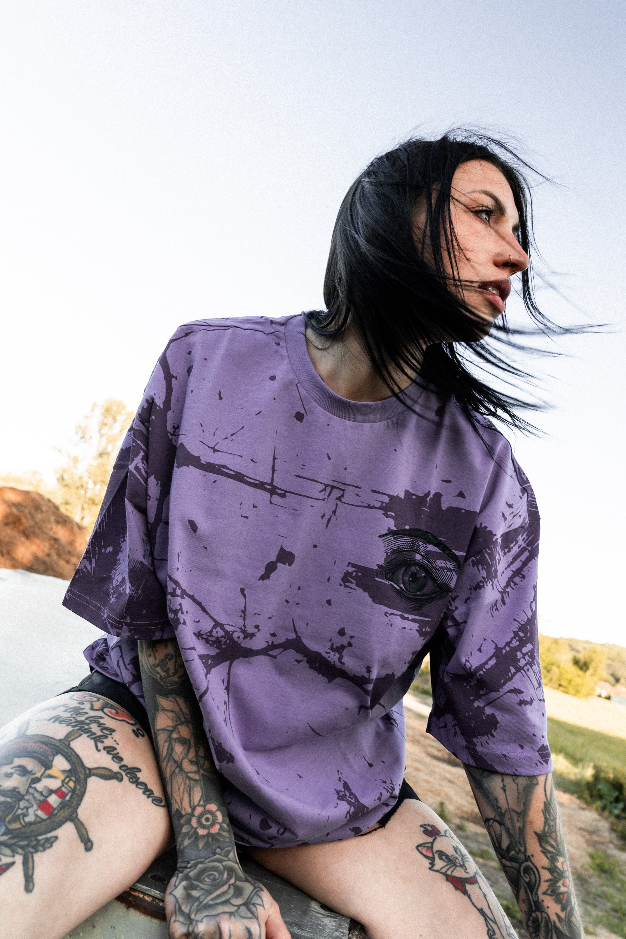 All Seeing Eye (purple) - Oversized T-Shirt (200GSM)