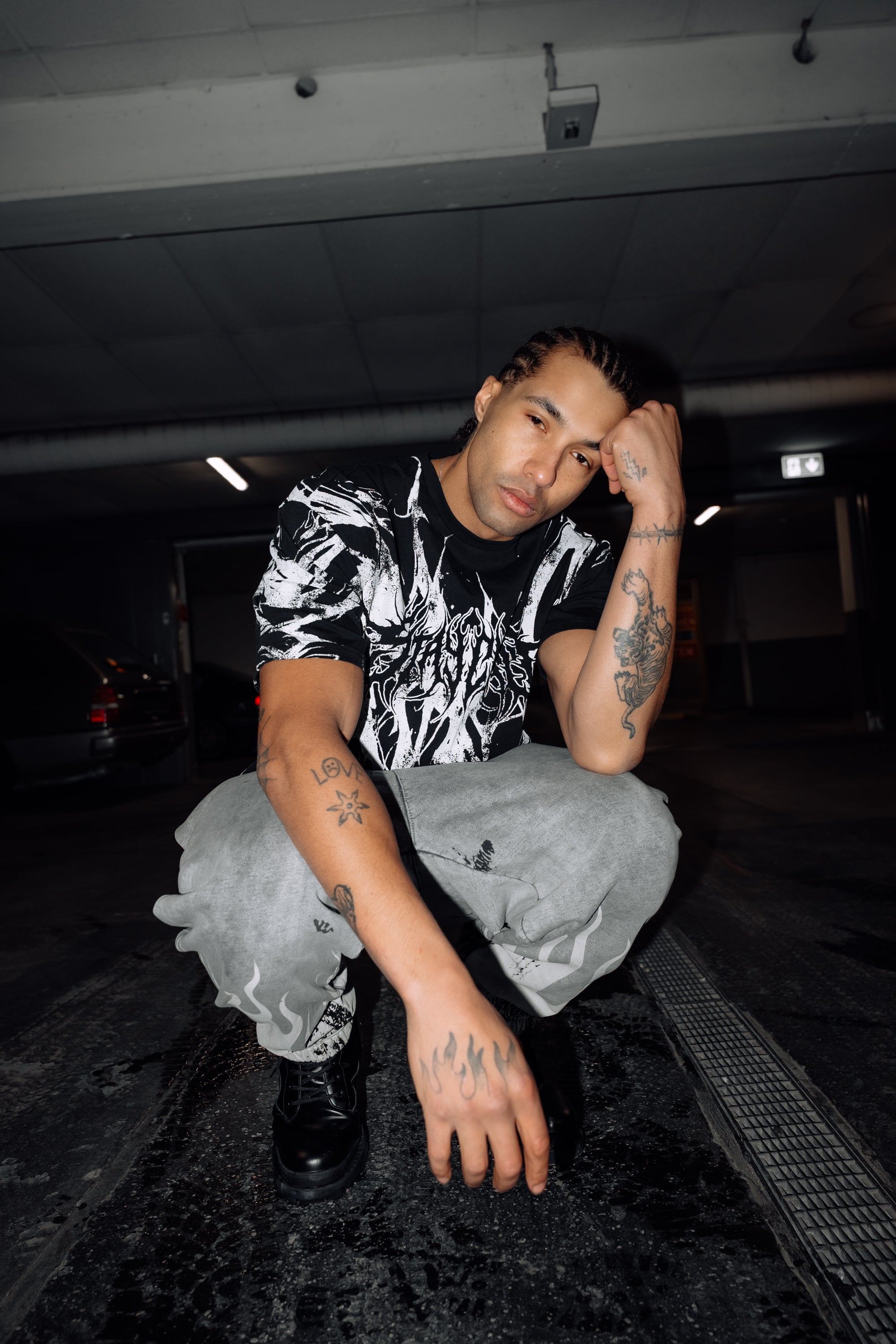 Black Flood (black) - Oversized T-Shirt (200GSM)