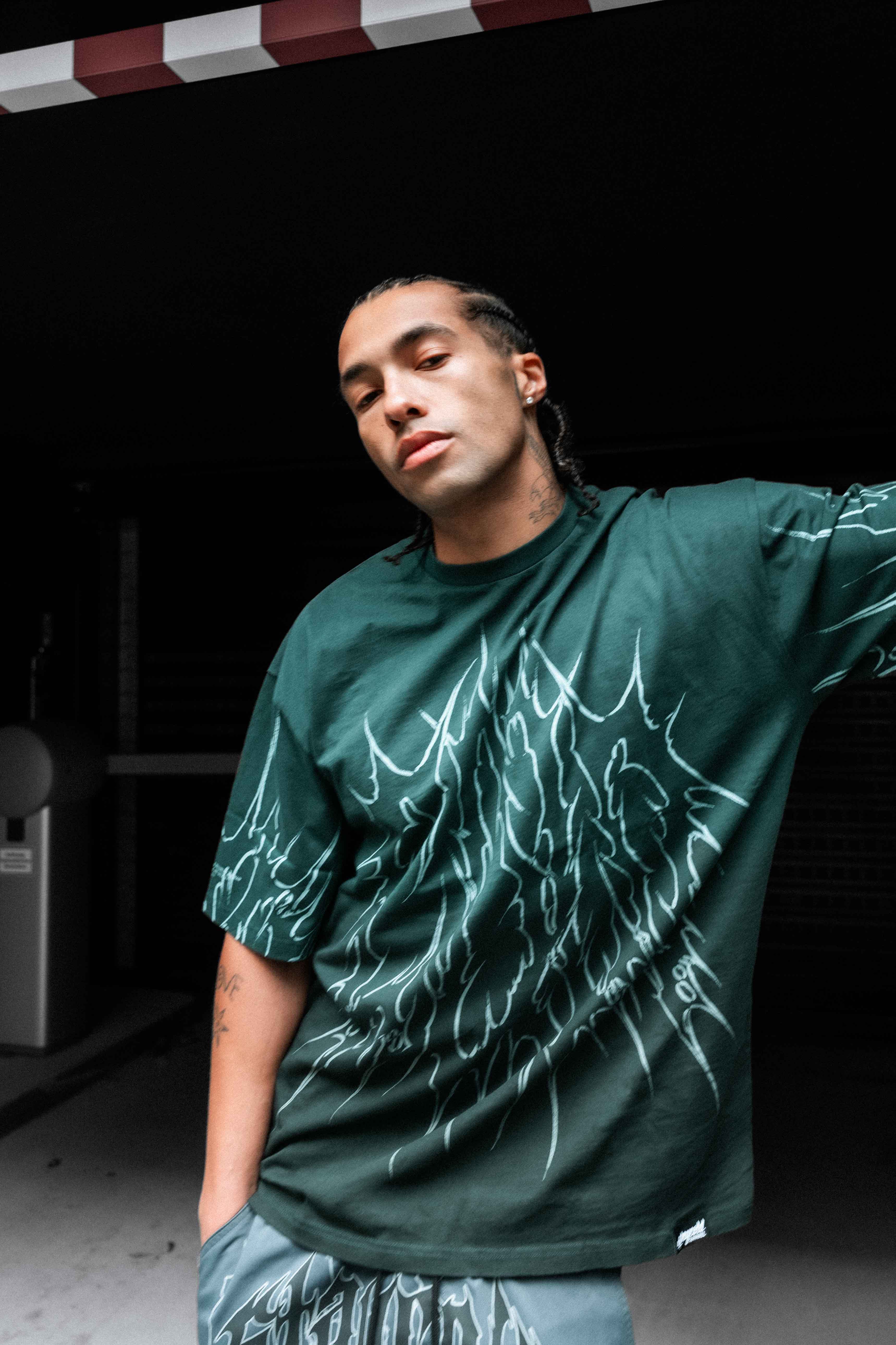 Black Razor (Petrol) - Oversized T-Shirt (200GSM)