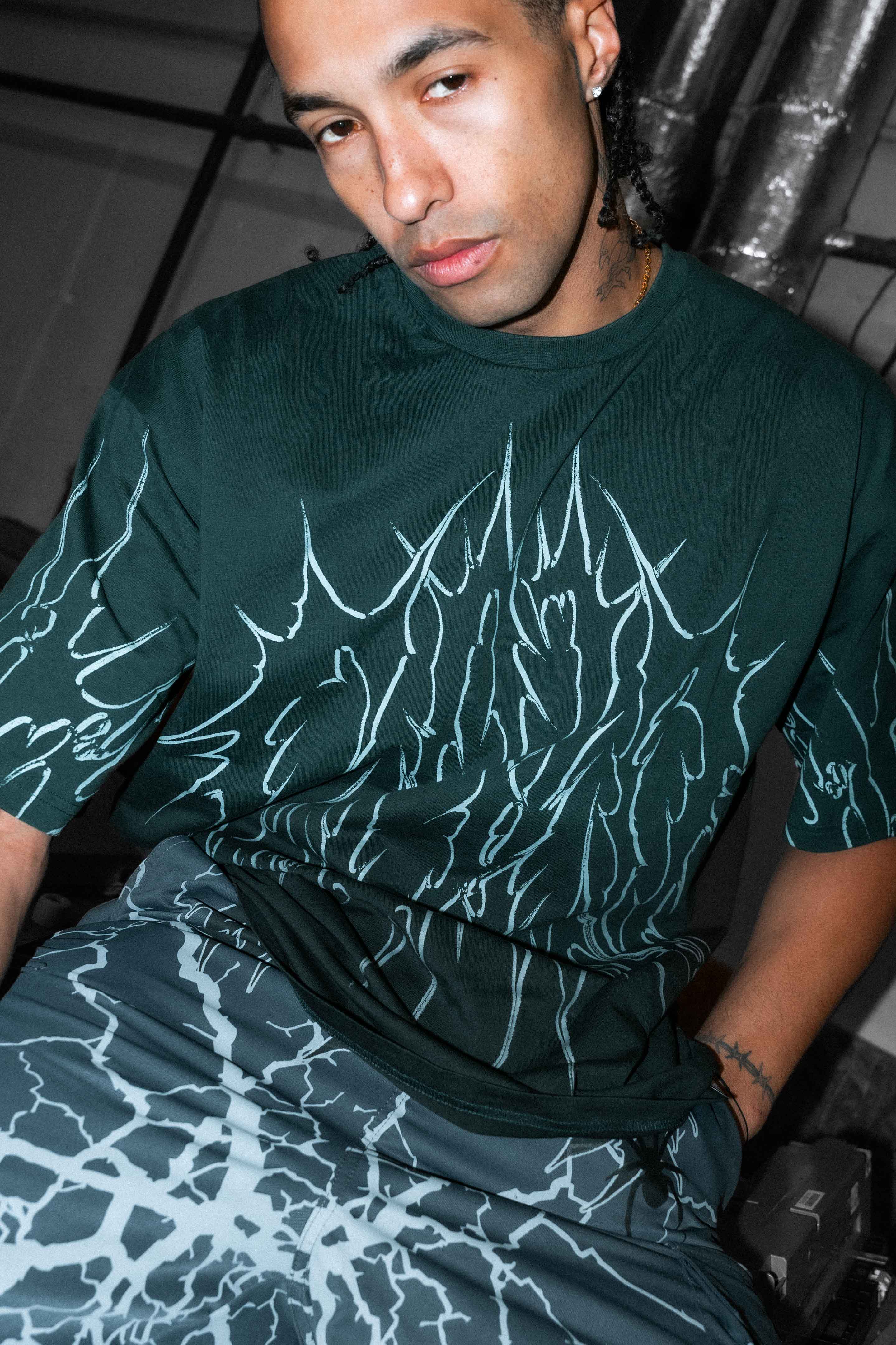 Black Razor (Petrol) - Oversized T-Shirt (200GSM)
