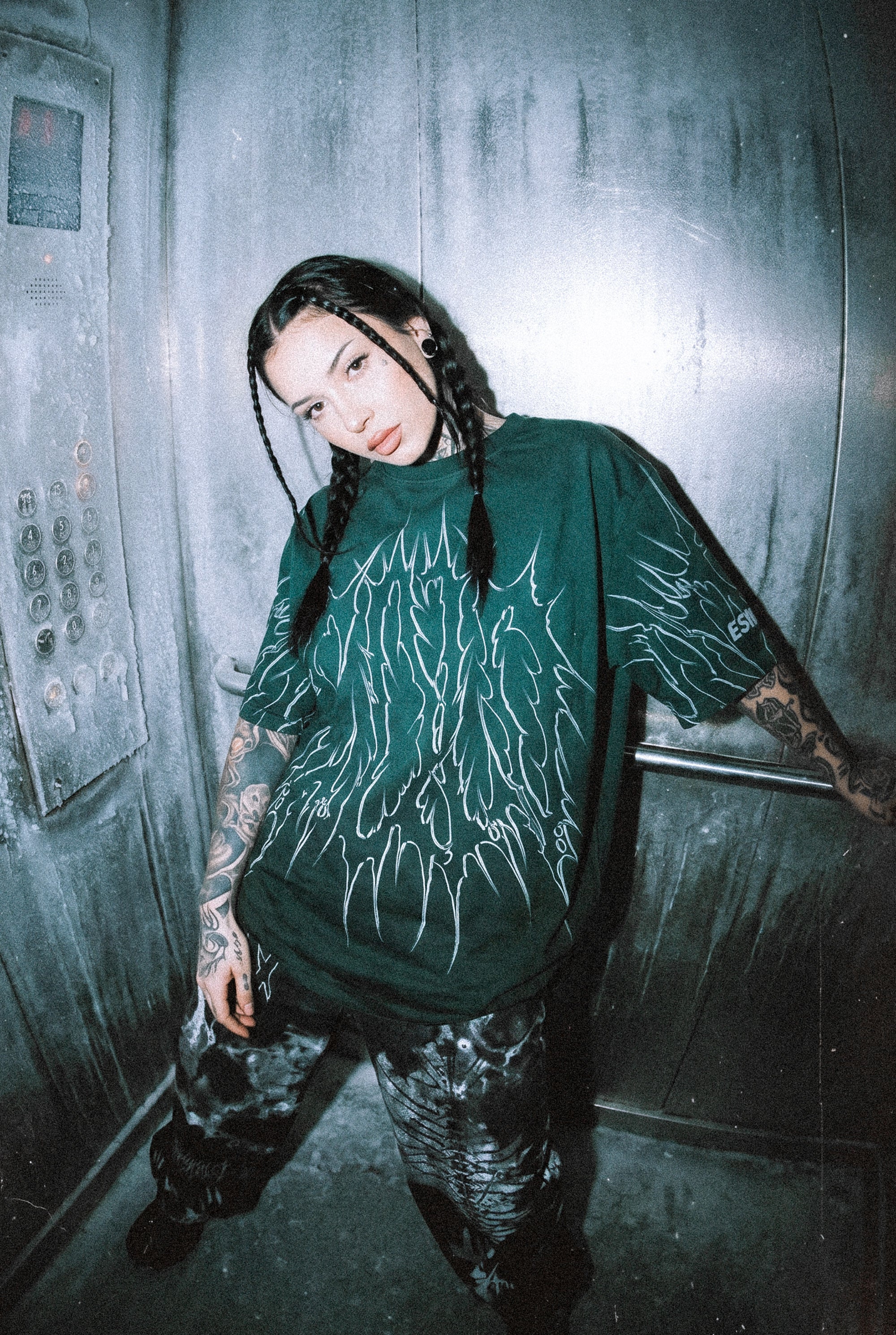 Black Razor (Petrol) - Oversized T-Shirt (200GSM)