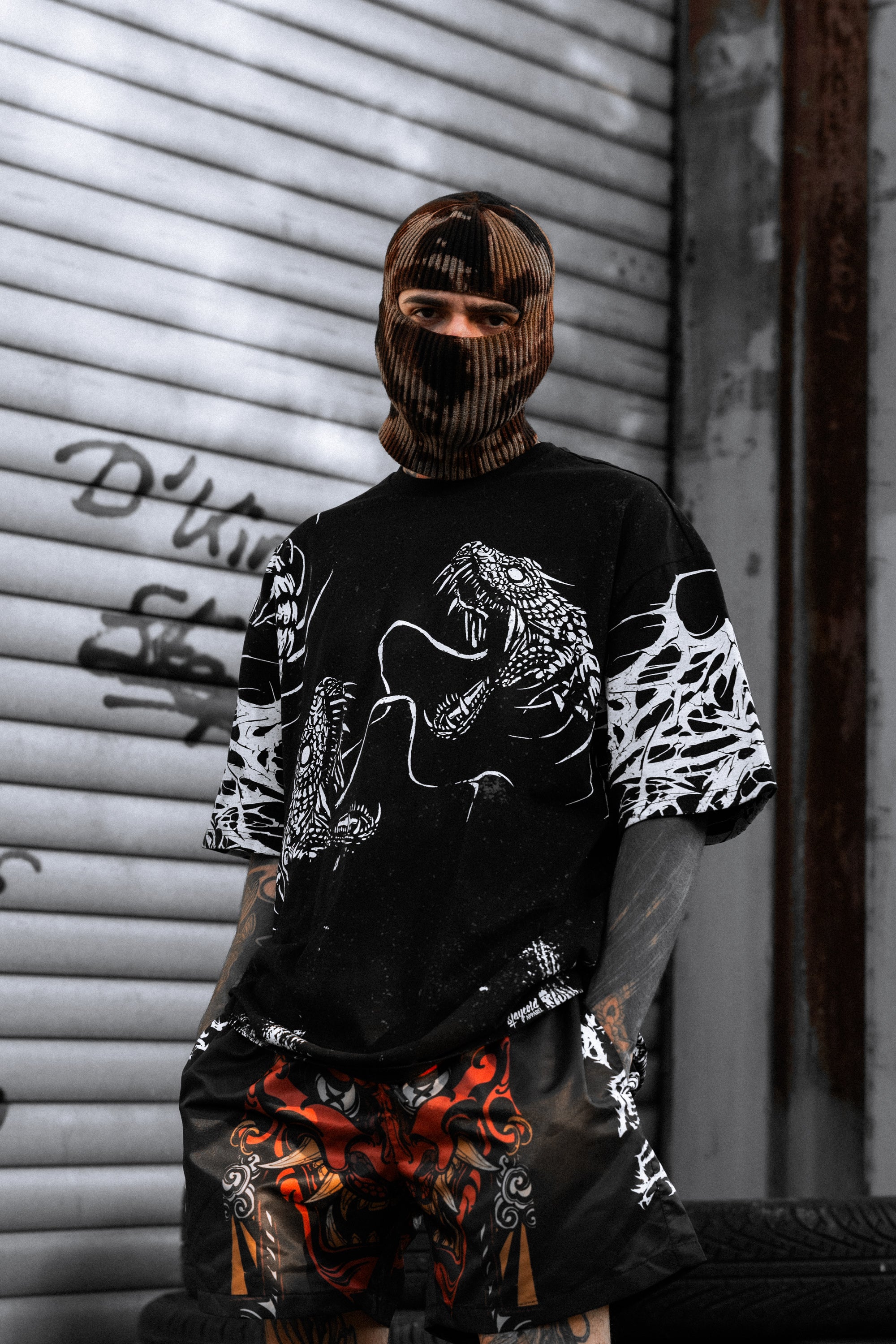 Black Spine (black) - Oversized T-Shirt (200GSM)