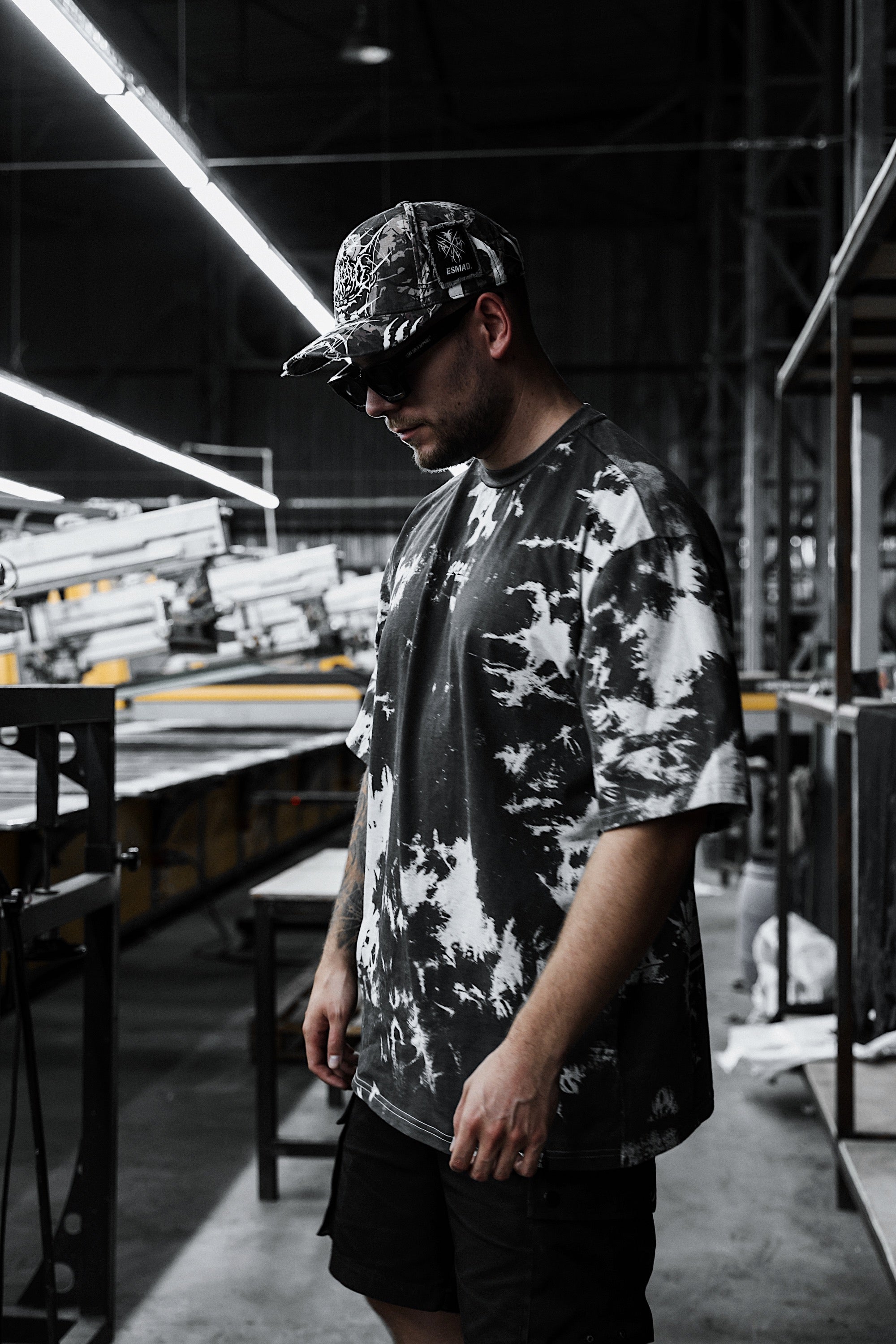 トップス yandkRafu Bleached&damaged S/S shirt Burn Your Bridges - Oversized T-Shirt (Grey Bleached)