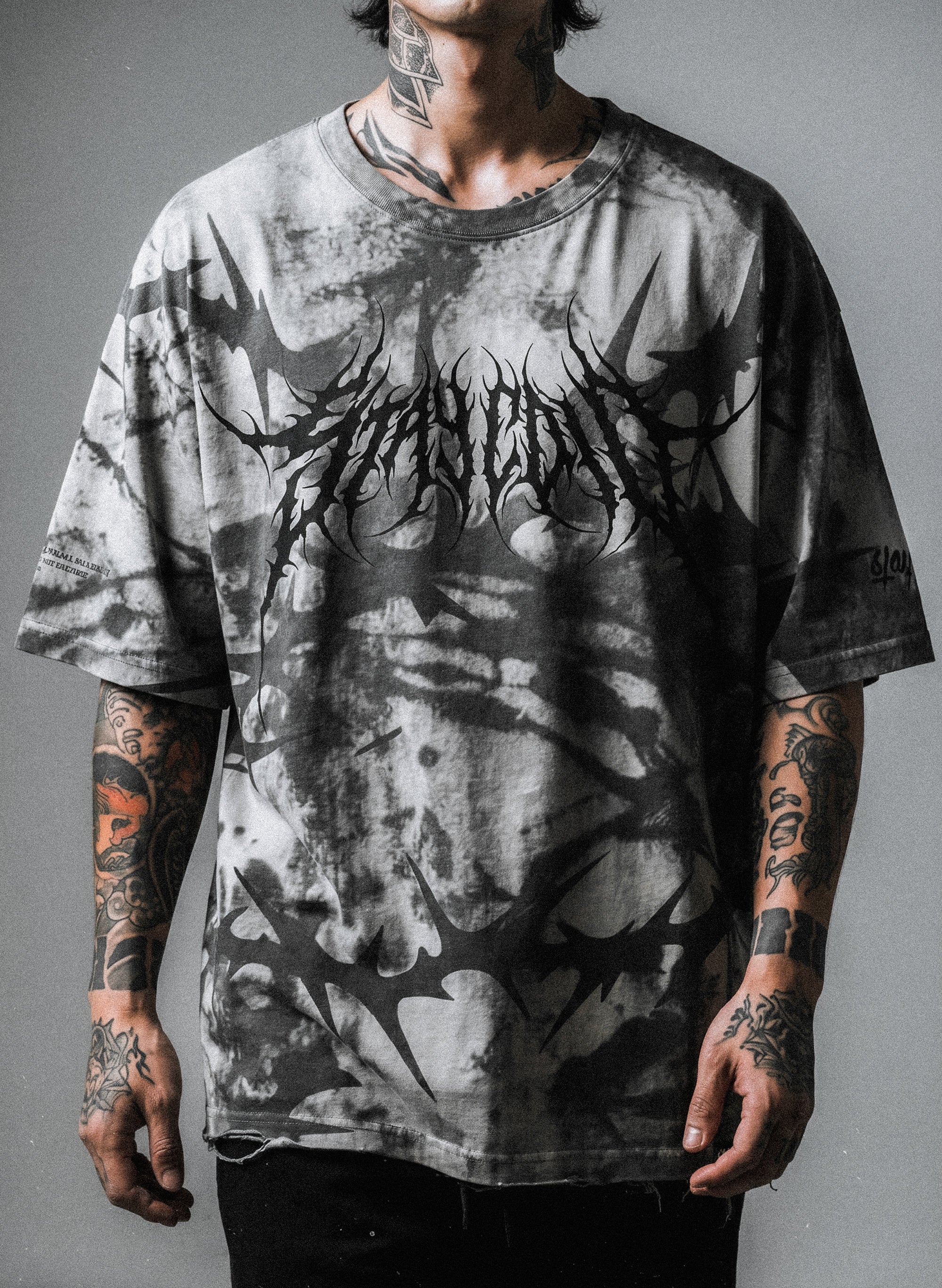 Chrome Fever (silver) - Oversized T-Shirt (200GSM)