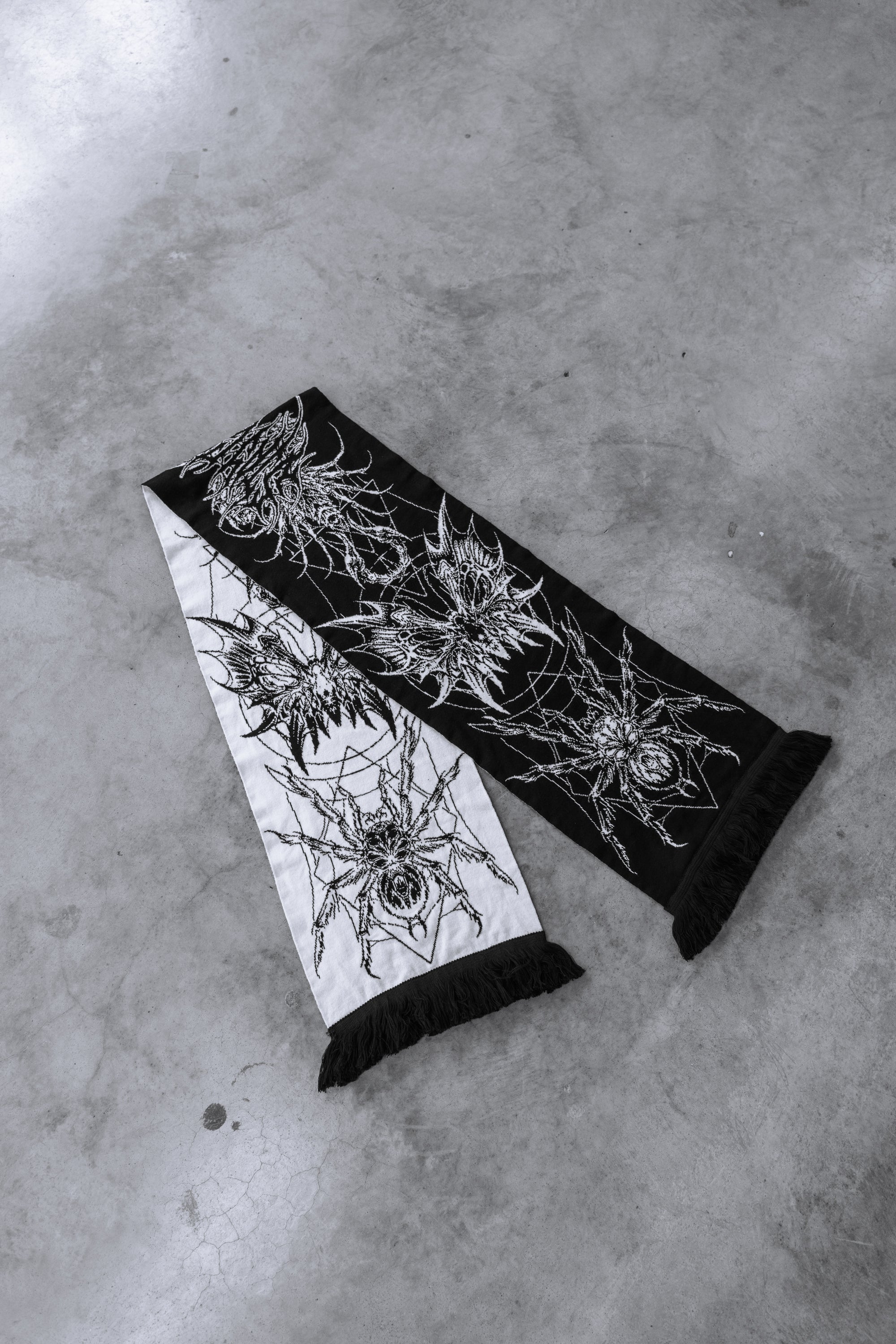 Dragonfly (black white) - Scarf