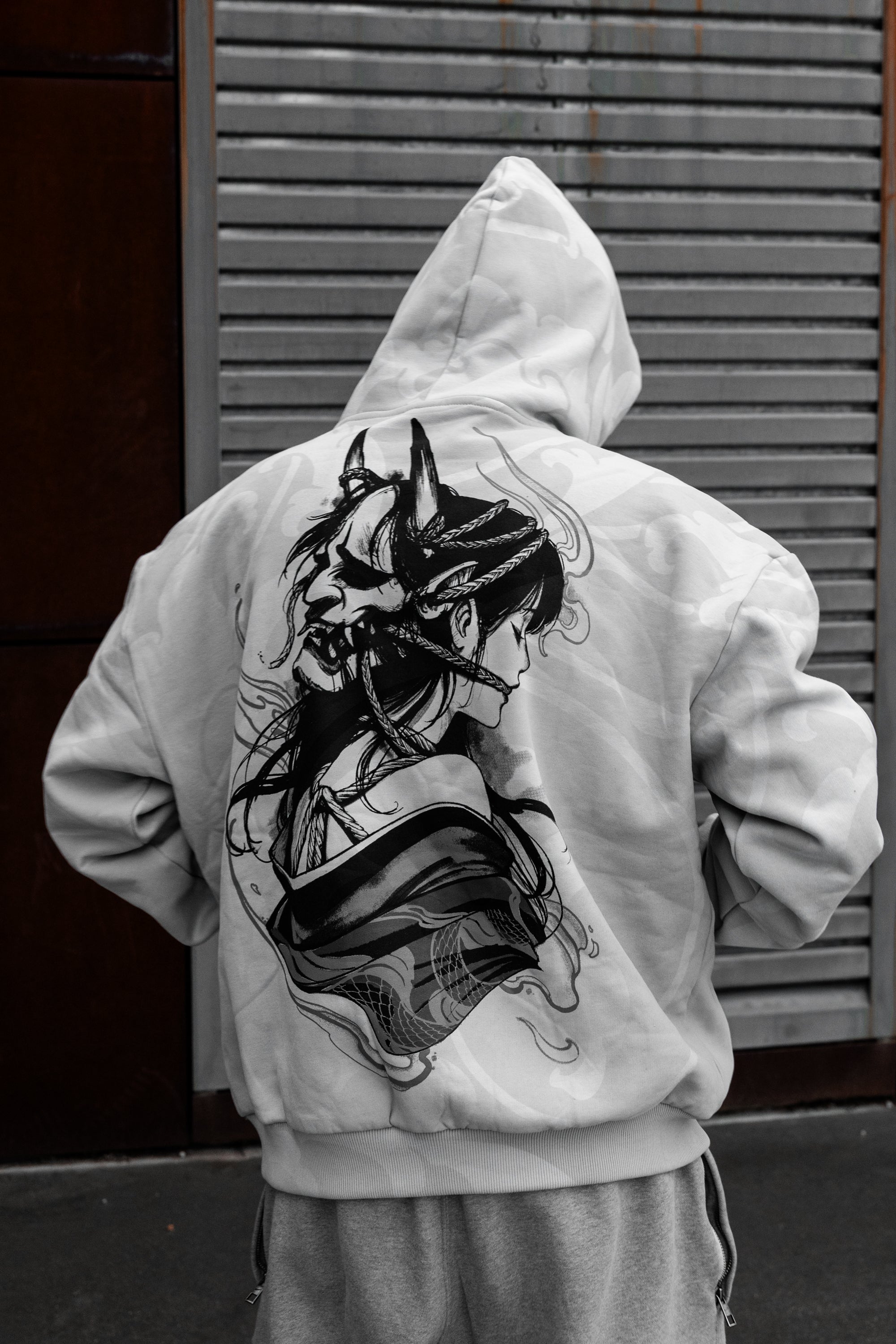 KuronamiOniro_dirtywhite_-