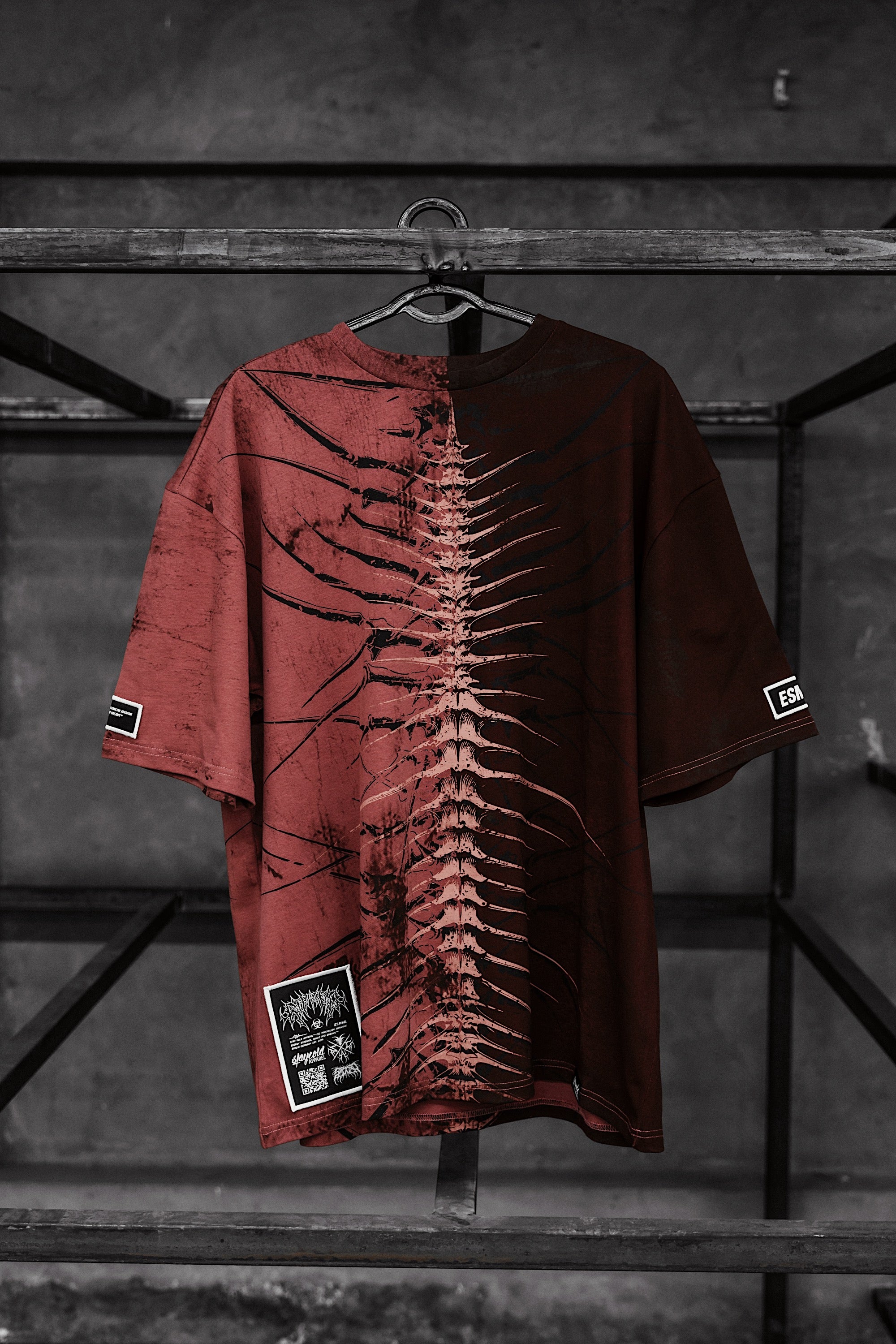 Lineage Of Dusk (half half red) - Heavy Oversized T-Shirt (250GSM)