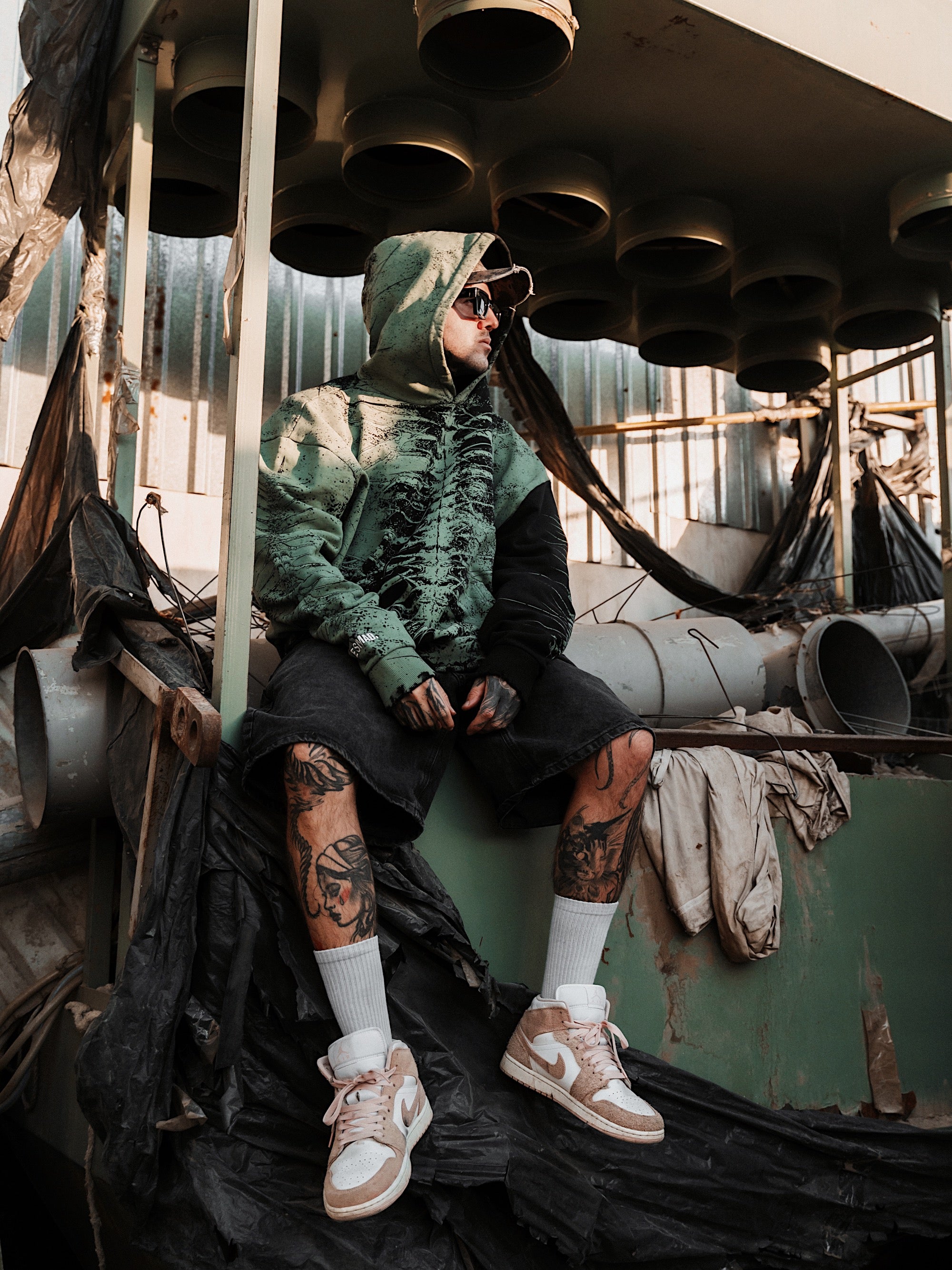 Lineage Of Dusk (mentol) - Heavy Oversized Hoodie (400GSM)