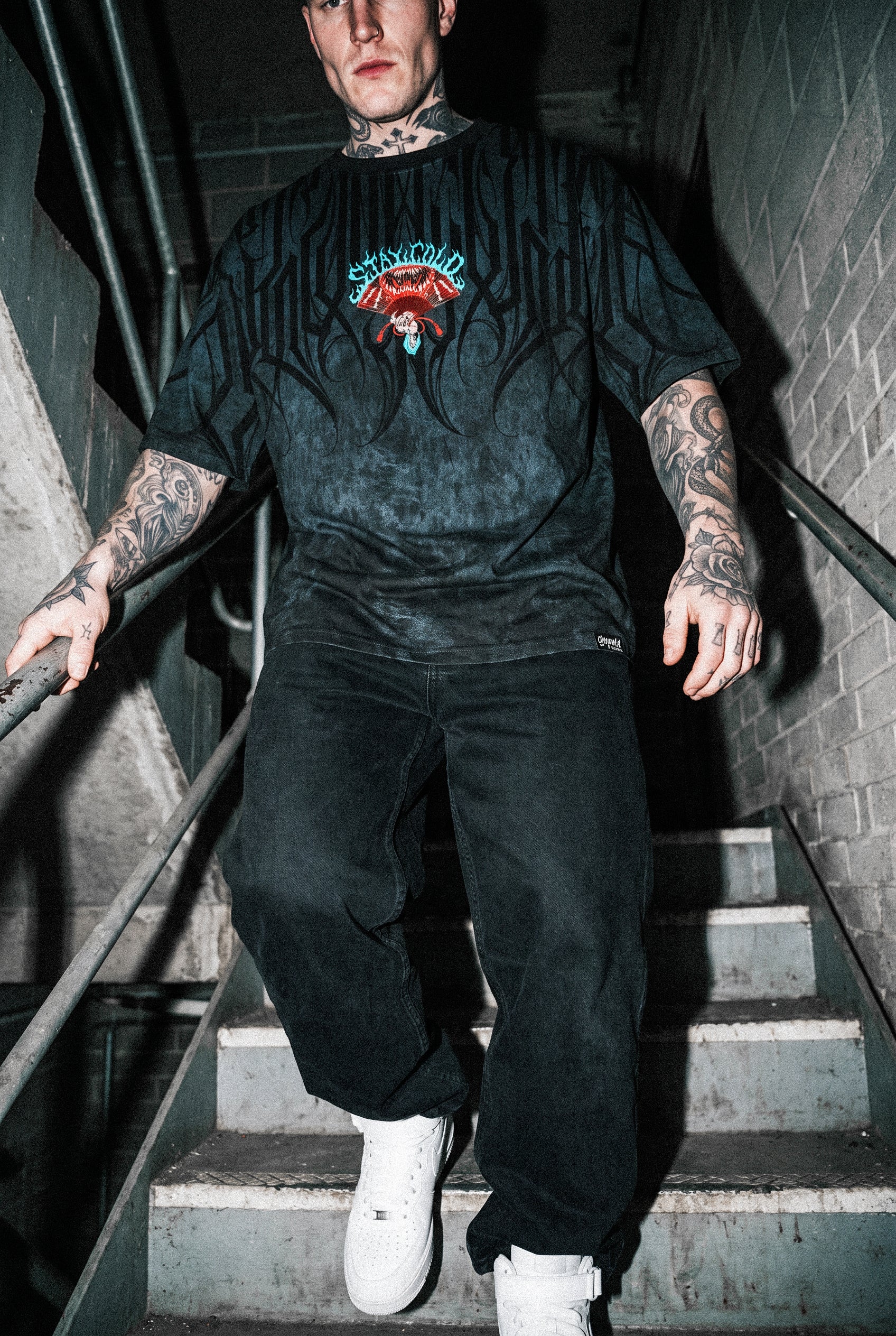 Ravenous (black petrol) - Oversized T-Shirt (200GSM)