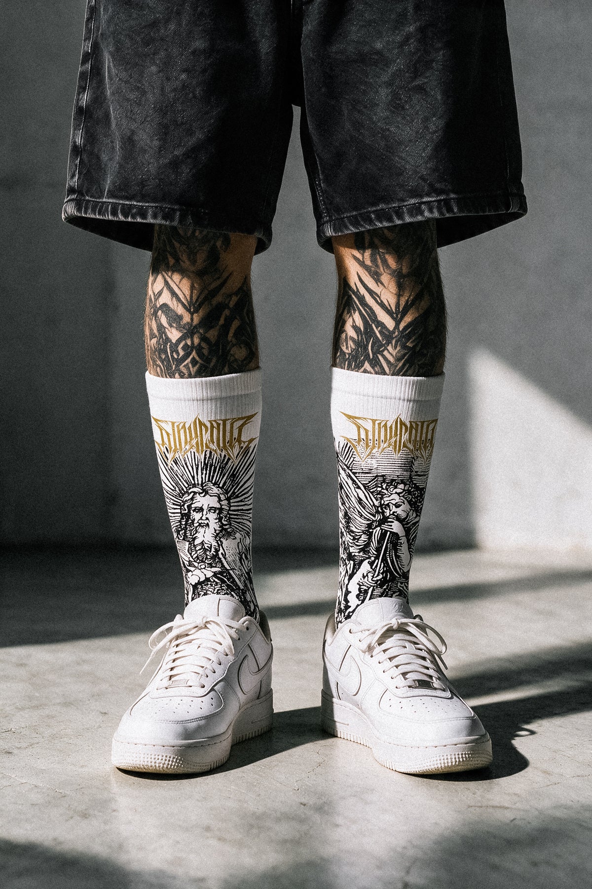 Die geschwärzte Sonne (Schwarz Weiß) - Komfortsocken