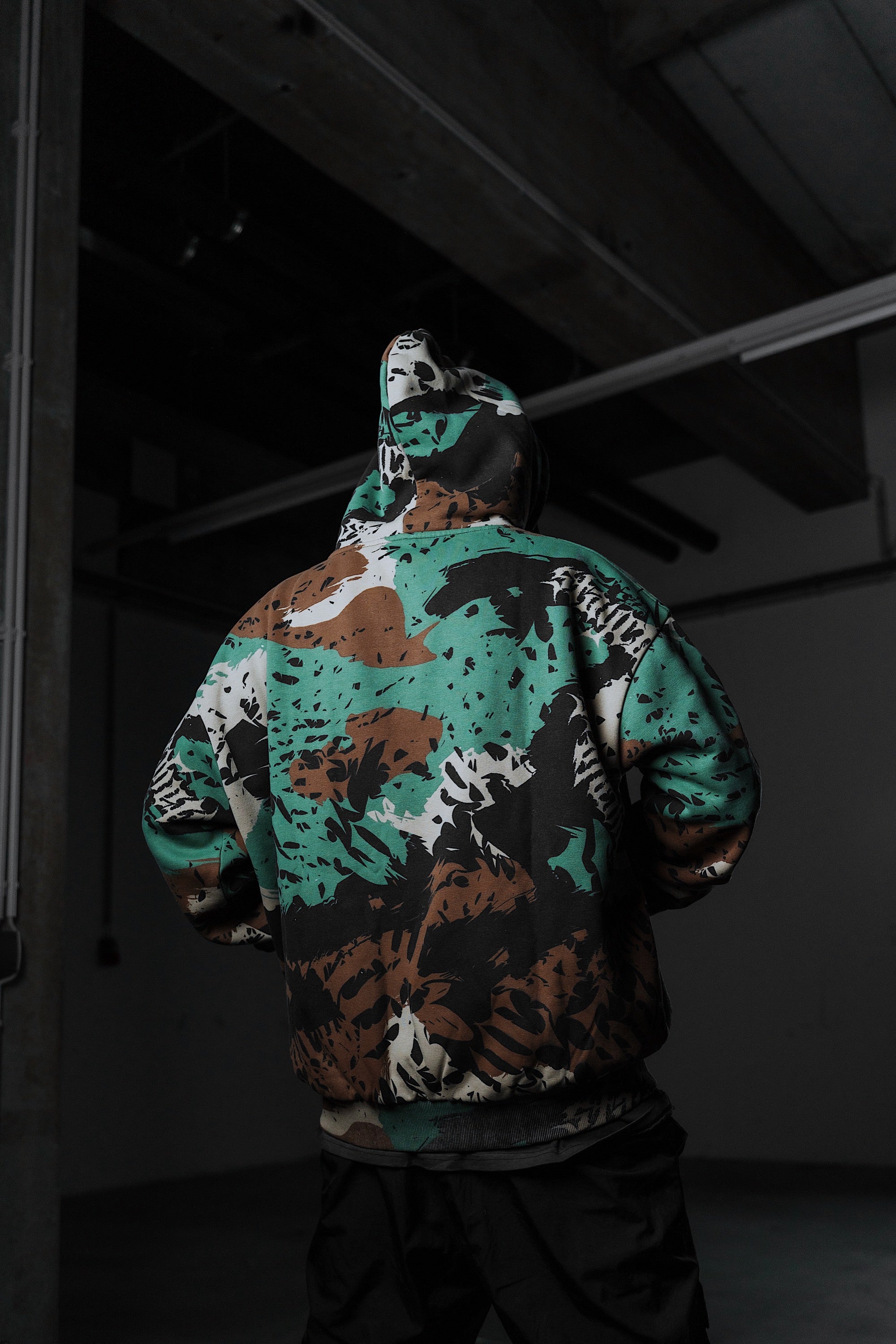 【完売商品】FELIM OVERSIZED CAMO HOODIE YEEL - Studded Zip-up Hoodie Oversized Camo | HBX - Globally