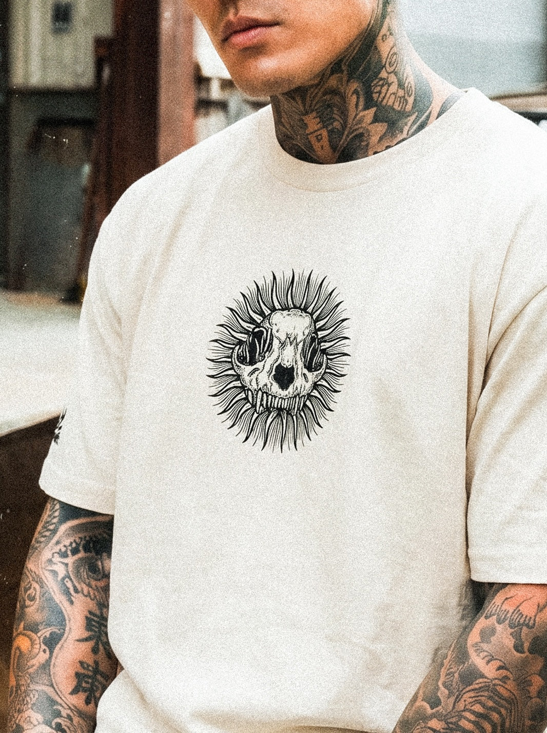 Widow Crown (sand) - Regular T-Shirt (200GSM)