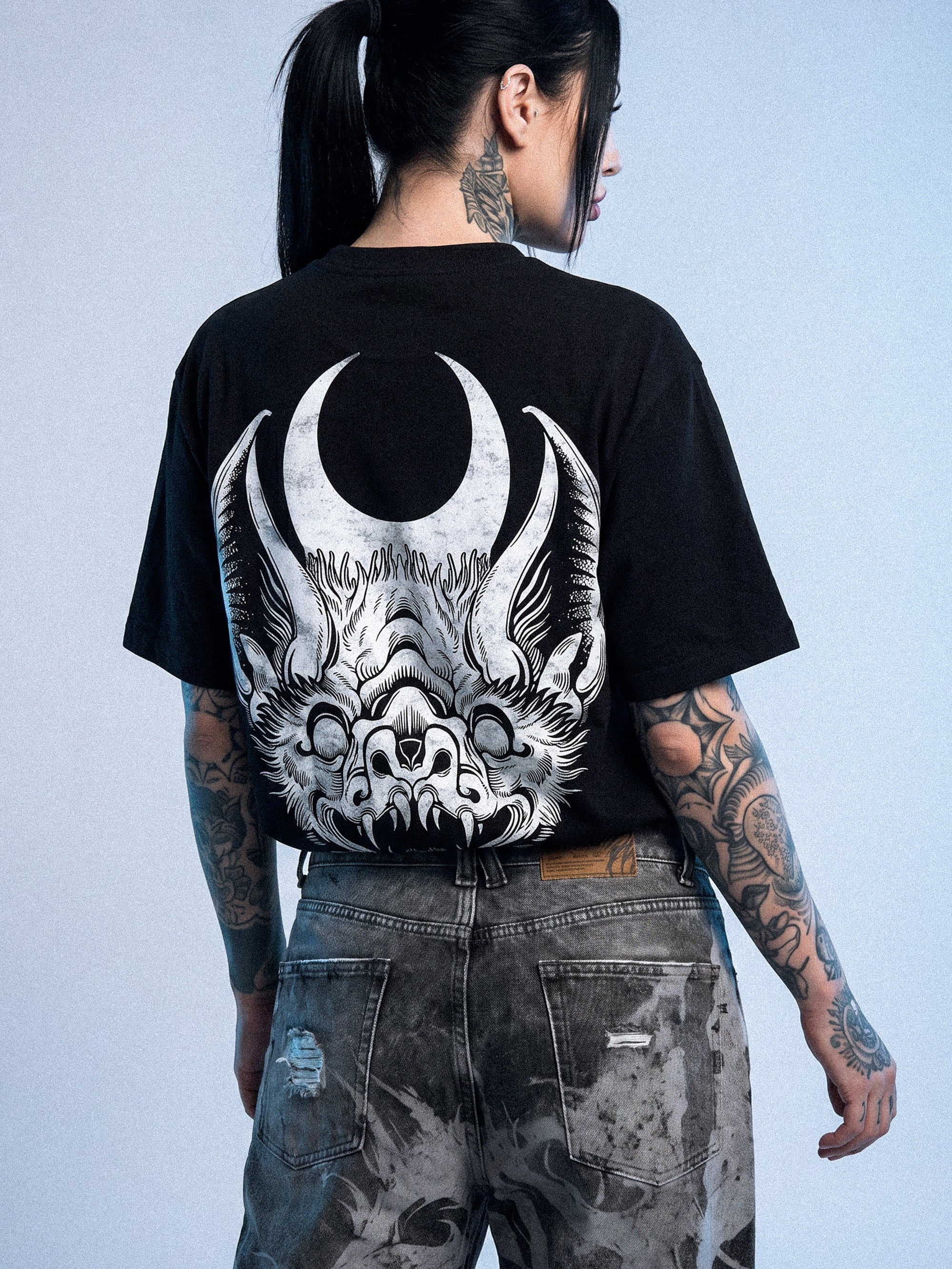 Moonthirst (black) - Regular T-Shirt (200GSM)